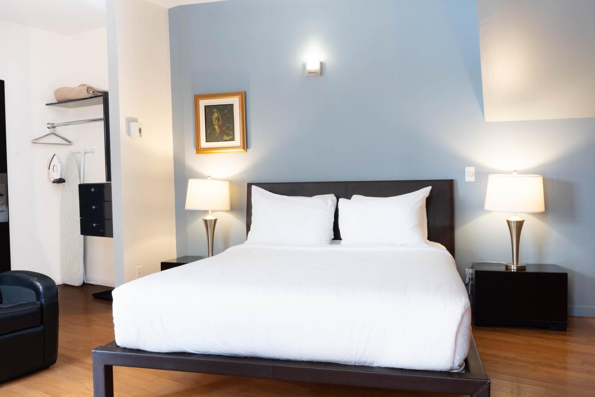 Standard Queen Room
